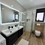 Villa Naomi *
